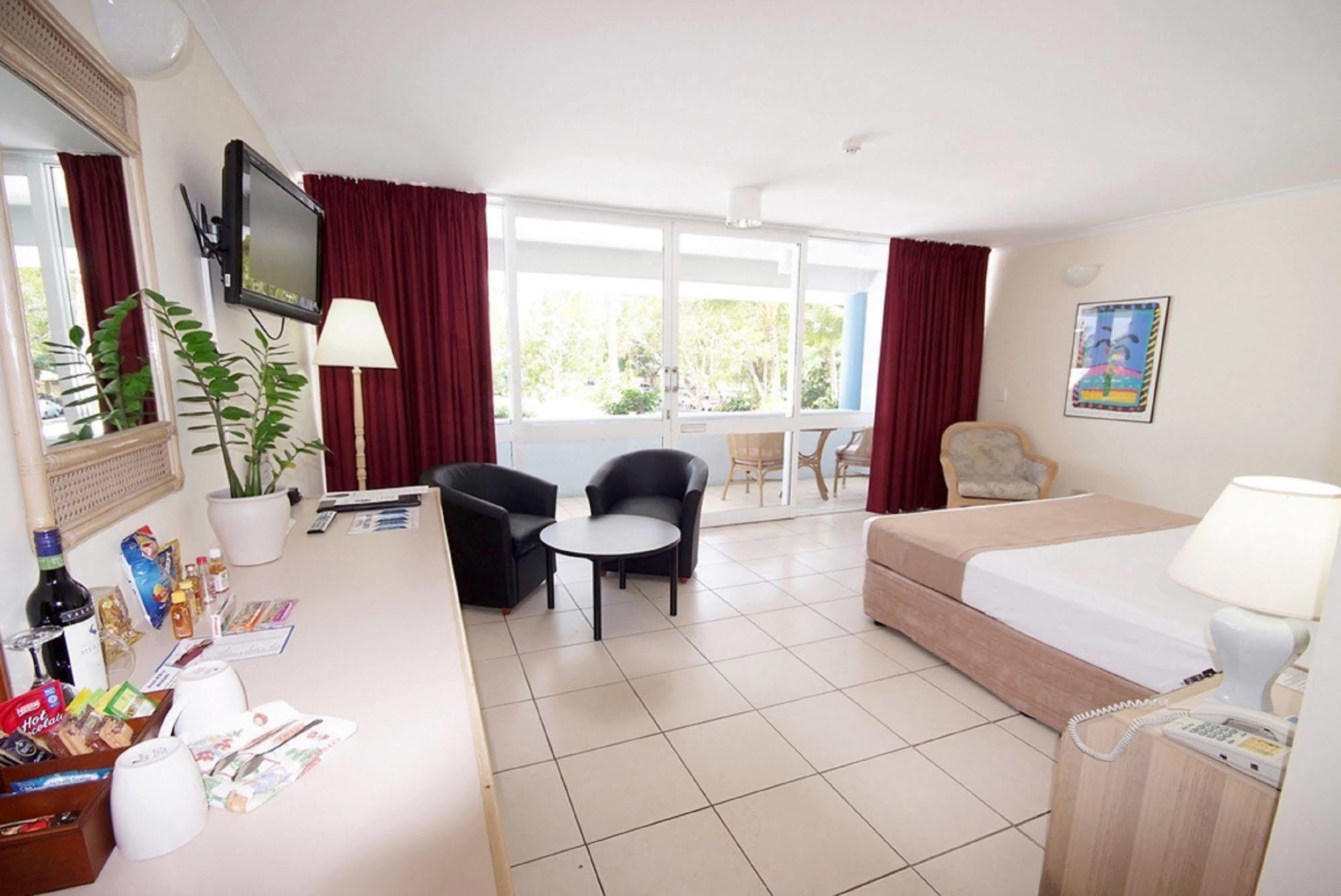 מקיי Ocean International Hotel מראה חיצוני תמונה