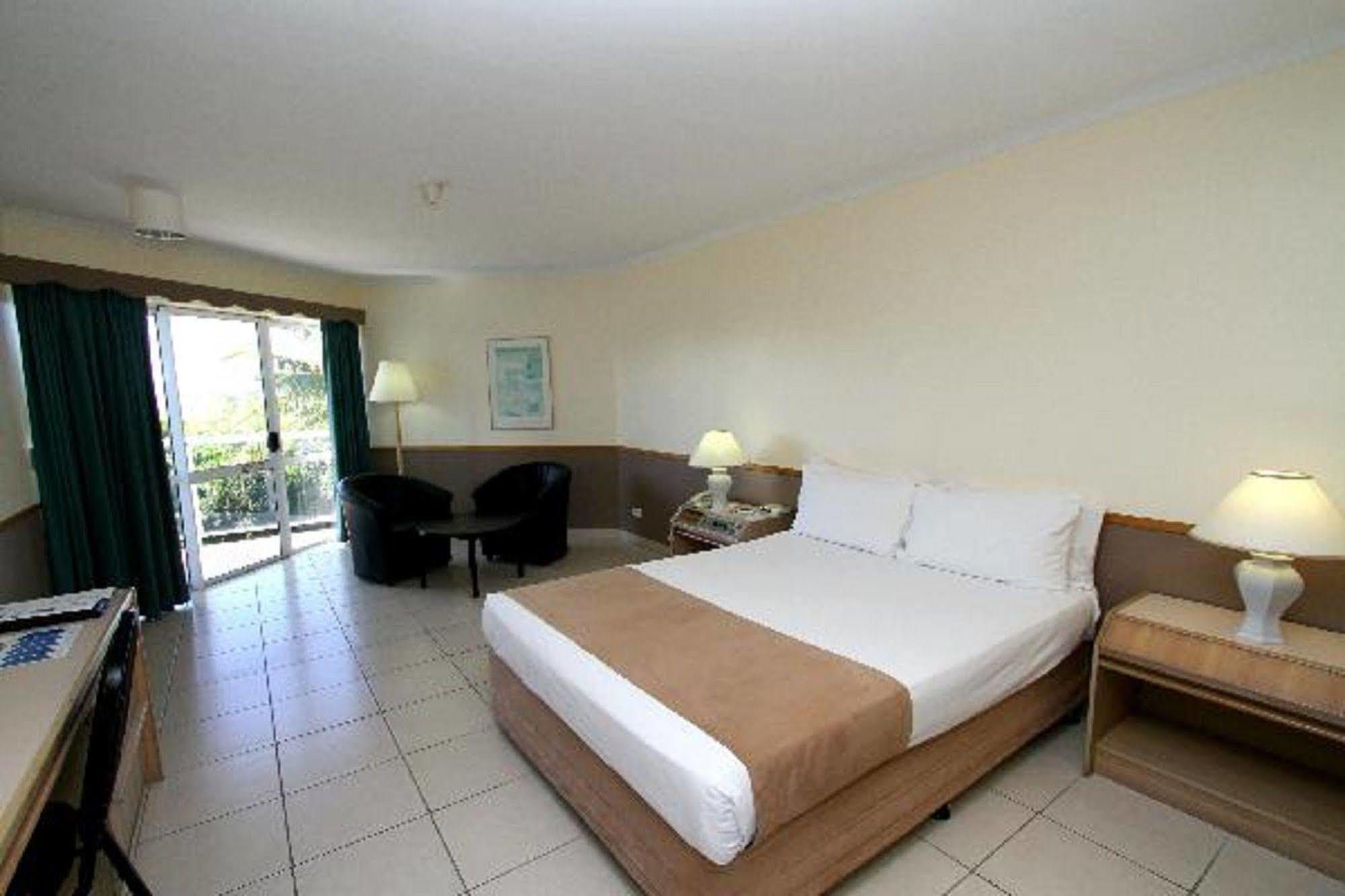 מקיי Ocean International Hotel מראה חיצוני תמונה