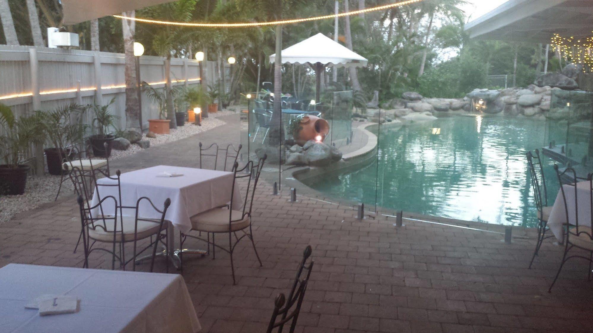 מקיי Ocean International Hotel מראה חיצוני תמונה